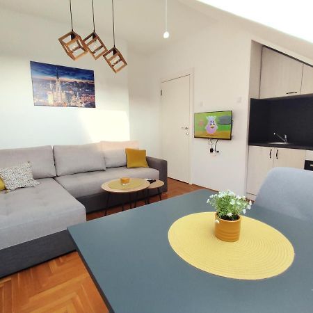 Apartman Ns Dan Private Parking Novi Sad Exterior photo